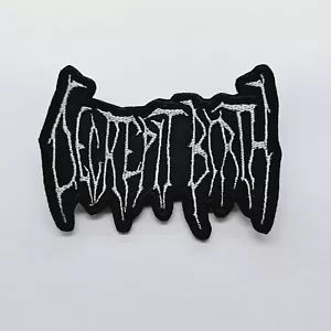 PARCHE BORDADO CON LOGOTIPO EN FORMA DE NACIMIENTO DECREPITO - Imagen 1 de 1