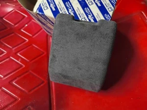 182279760 Chiusura Posacenere Cruscotto Lancia Y10 4x4 ALCANTARA NUOVO - Imagen 1 de 3