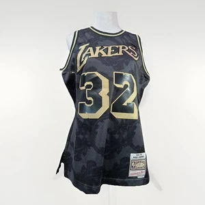 Mitchell & Ness LAKERS MAGIC JOHNSON #32 1984-85 Gold Black Swingman Collection - Bild 1 von 9