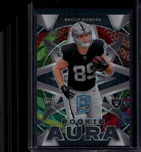 2024 Panini Spectra #RA-BBS Brock Bowers Rookie Aura Meta #/30 - Foto 1 di 2