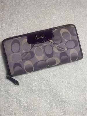 Used COACH Zip Wallet Signature canvas/enamel lilac purple ivory - Image 1 of 4
