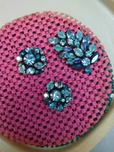 Vintage Regency Blue Aurora Brosche und Ohrringe Set - Bild 1 von 9