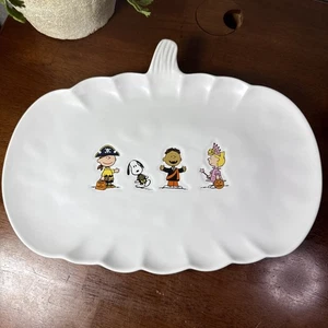 Williams Sonoma Peanuts Halloween piatto a forma di zucca Charlie Brown Snoopy nuovo - Foto 1 di 16