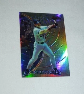 1997 BOWMANS BEST - MIKE PIAZZA CATCHER LOS ANGELES DODGERS REFRACTOR CARD # 5 - Picture 1 of 4