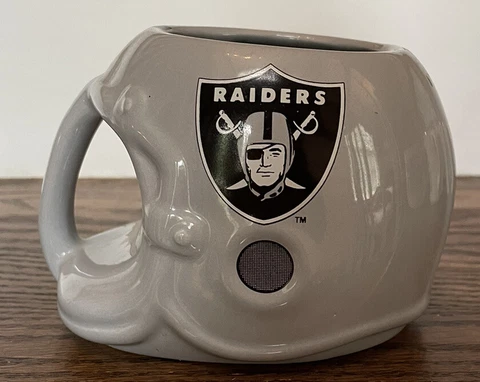 Vintage 1986 Sports Concepts Team NFL Las Vegas (Oakland) Raiders Helmet Mug Cover