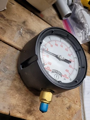 Winters PPC5085-G-SG 4-1/2" Dial Size 0-160 PSI Process Pressure Gauge - Image 1 of 4