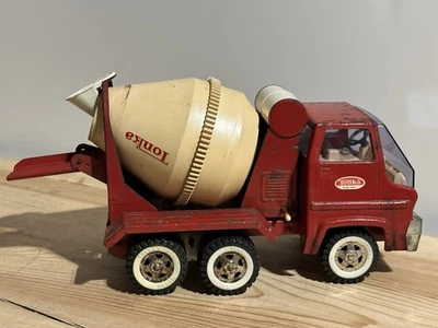 1970-1973 Tonka Red Cement Mixer Concrete Pressed Steel Truck (1761) - Image 1 of 4