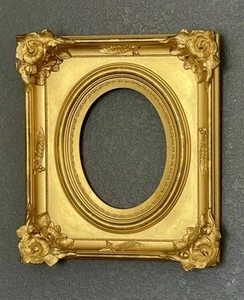 Cornice antica ornata per ritratto ovale doratura ad acqua adatta 9”x7” - Foto 1 di 13