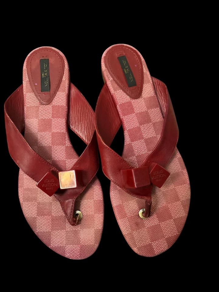 Sandalias Louis Vuitton Borgoña Foto 1 de 4