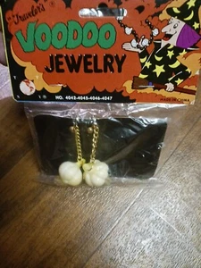 Collectible Vintage Voodoo Jewelry By Travelers Garlic Dangly Clip-on Earrings - Picture 1 of 7