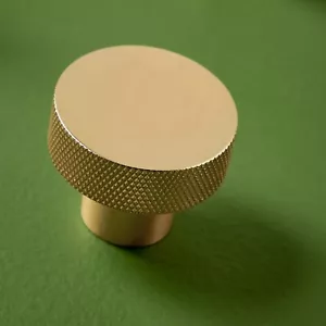 Scudo Knurled Round 42.5mm Brushed Brass Furniture Knob/Handle - Picture 1 of 3