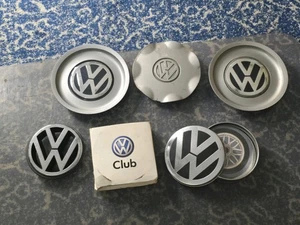 Lot Of Vintage VW Volkswagen Emblems Caps Club Tin With Drink Coasters - Imagen 1 de 15