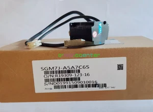 1 Stück neue Yaskawa SGM7J-A5A7C6S Servomotoren SGM7JA5A7C6S - Bild 1 von 1