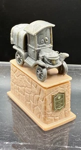 Disney Cars Lightning McQueen Plastic Stanley Statue Memorial Toy Car Vehicle - Picture 1 of 8
