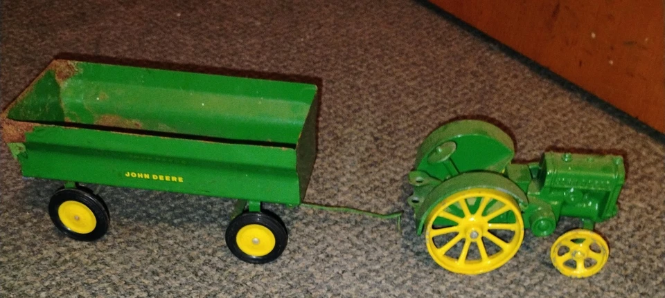Tractor de juguete Ertl John Deere de colección de metal fundido a presión 1923/con remolque Foto 1 de 1
