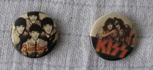 Buttons Anstecker Pin Musik Kiss und The Beatles - Bild 1 von 3