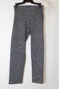 Old Navy Active Go Dry High Rise Fitted Crop Legging Soft Black Stripes X Small - Bild 1 von 4