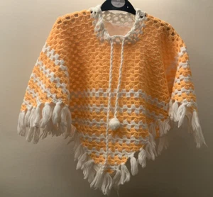 VINTAGE SMALL CHILD' S HAND CROCHETED PONCHO CAPE SHAWL WRAP 1960 - 70's - Picture 1 of 7