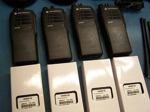 4 Motorola HT750 UHF 403-470 16 Channel AAH25RDC9AA3AN Tested - Picture 1 of 6
