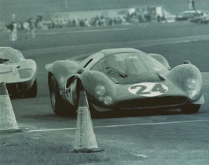Vintage 8X10 1967 Daytona Ferrari 330 P4 & Ford GT40 MkII Auto Racing Photo - Picture 1 of 1