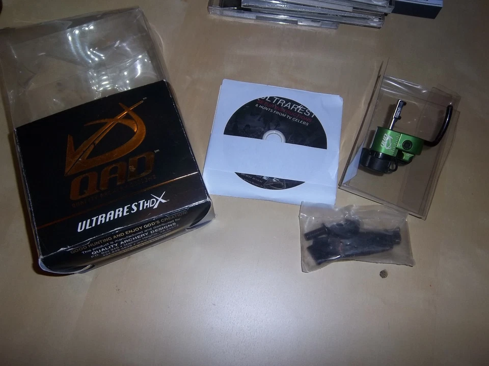 QAD Ultra Rest HDX UHXBK-R Right Hand GREEN CD included open box - Image 1 of 2