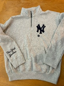 Licensed New York Yankees Youth Embroidered Hoodie Sweatshirt NWT Size 11/12 - Picture 1 of 6