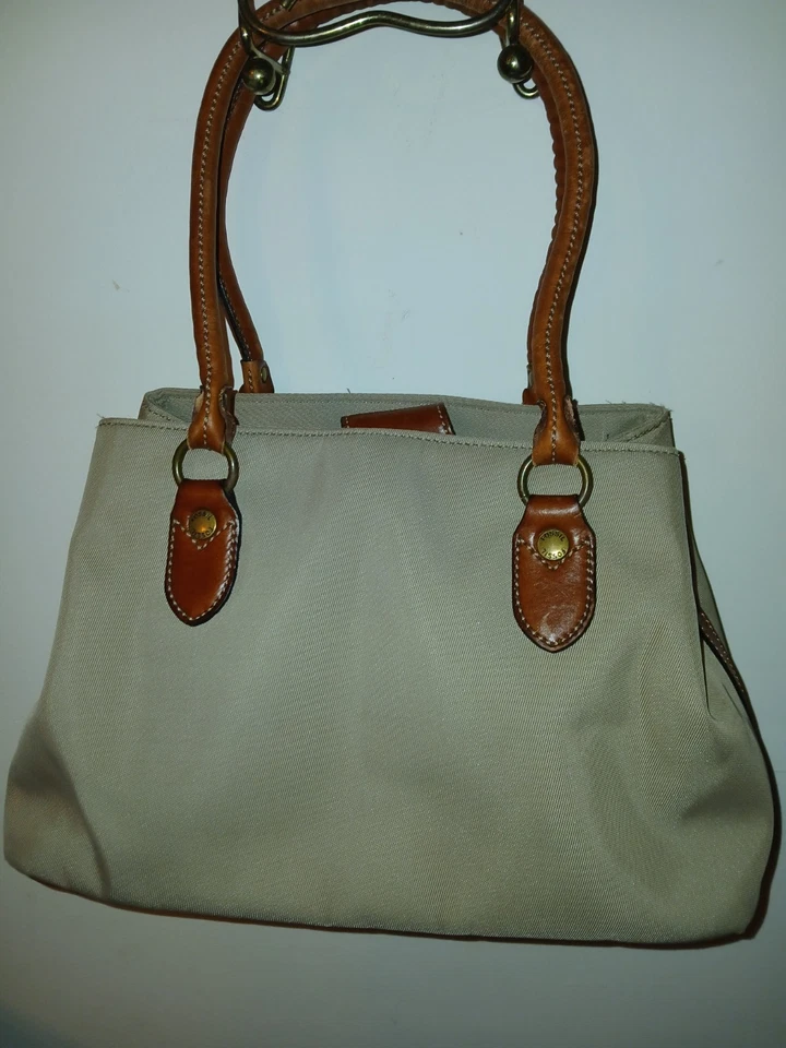 Bolso de Mano Comprador Auténtico Artesanal FOSSIL Clásico Color Castaño Forrado Cuero Foto 1 de 4