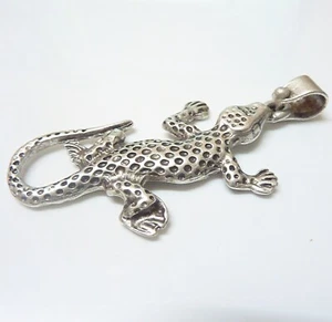 Gecko Anhänger, Reptil Metall Anhänger Antik Silber Schmuck Mode Design - Picture 1 of 4