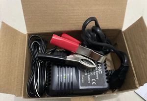 Caricabatterie per Batterie Al Piombo MKC cilindriche ermetiche max 10AH 6/12 V - Foto 1 di 5