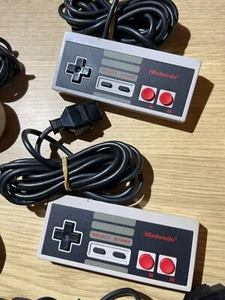 Genuine Official Nintendo Entertainment System NES Wired Controller Grey - Picture 1 of 3