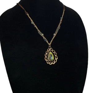Collana con ciondolo perline triplo filo tono oro Liz Claiborne 22" nuova $32,00 - Foto 1 di 2