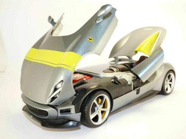 Bburago Ferrari Monza SP1 Echelle 1:18 Voiture Miniature - Gris Métallisé/Jaune