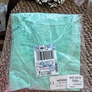 a.n.a. Camiseta Chelsea para mujer L verde azulado suave cuello en V nueva con etiquetas - Imagen 1 de 4