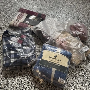 Lot of 7 NWT pieces Womens Clothing Reseller Box Bundle Resale Retail (36) - Picture 1 of 8