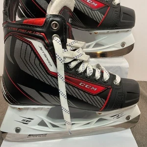 Patines de hockey CCM Jetspeed Xtra Pro Plus. Patín Talla 4.5 (zapato Talla Us 6) - Imagen 1 de 18