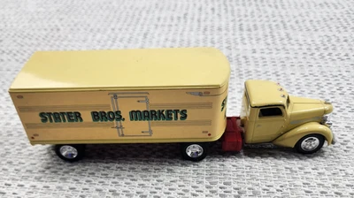 ERTL Stater Brothers Bros Markets Truck Trailer Die Cast 1948 Diamond T Cab - Image 1 of 4
