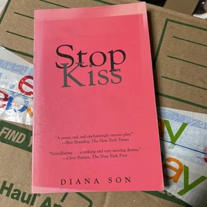 Stop Kiss by Diana Son Play Paperback 1st Ed 1999 *Faded Cover - Foto 1 di 12