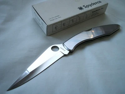 Modelo policía Spyderco C07 vintage.  Borde liso.  Hoja de marcado sin "policía". Foto 1 de 4