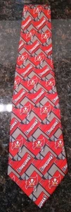 Herren Krawatte Krawatte 100 % NFL Tampa Bay Buccaneers Neckwear 57 Zoll lang 4 Zoll breit - Bild 1 von 9