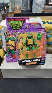 NIB 2023 4.5 MICHELANGELO ENTERTAINER TEENAGE MUTANT NINJA TURTLES ACTION FIGURE - Picture 1 of 3