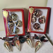 Victoria Collection Vintage Christmas 12 Ornaments Red, Green, Gold C5
