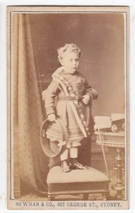 Fotografía CDV de un niño con un vagón de juguete por Newman Sydney NSW Australia c1872 - Imagen 1 de 2