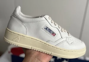 Women’s AUTRY Medalist Low Sneakers In White Leather AULW /LL15 Size 38 | UK 5 - Picture 1 of 15