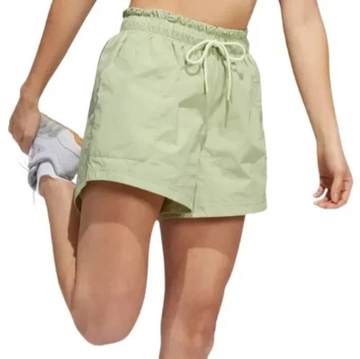 Shorts Adidas Feminino Wonder Utility Tecido Limão Tamanho 2XS - Imagem 1 de 4