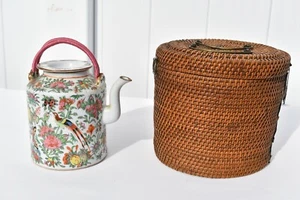 ANTIQUE FINELY PAINTED CHINESE ROSE MEDALLION PORCELAIN TEAPOT WOVEN BASKET - Picture 1 of 12
