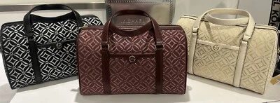 Bolso Cartera Michael Kors JET SET TRAVEL MK Signature Mediano de Lona Foto 1 de 4