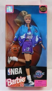 Barbie Muñeca de Baloncesto Equipo NBA Uniforme Utah Jazz Doll #20708 Mattel 1998 NRFB - Imagen 1 de 9