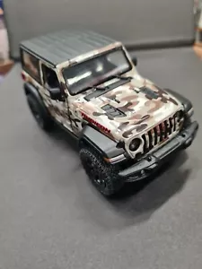2018 Jeep Wrangler Brown Camouflage Kinsmart Automodell Maßstab 1:34 Diecast Metall - Bild 1 von 2
