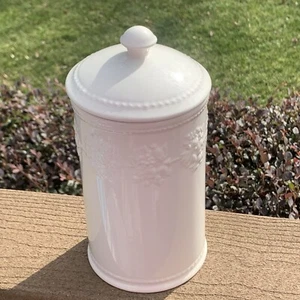 Wedgwood Rare FESTIVITY White 9” Storage Jar Canister & Lid, England - Picture 1 of 24
