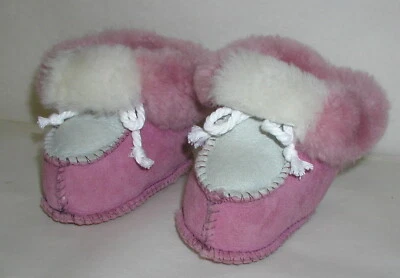 Botines bebé piel de oveja Egli Farms medianos 10-18 meses ROSA/BLANCO $43 precio de lista Foto 1 de 4